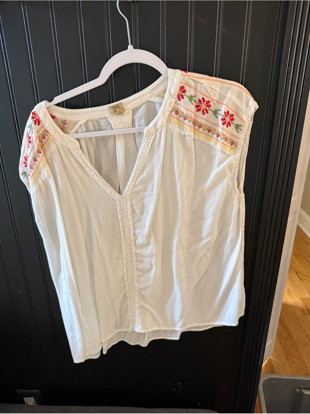 True Craft White Sleeveless Embroidered Peasant Camisole